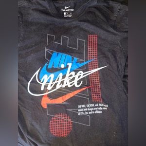 Small Womens Nike T-Shirt